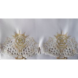 Obrus ołtarzowy haftowany - wzór eucharystyczny (100) - zdjęcie 2 - Obrus ołtarzowy haftowany - wzór eucharystyczny (100)