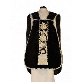 Ornat rzymski haftowany czarny, Alfa i Omega (63) - zdjęcie 2 - Ornat rzymski haftowany czarny, Alfa i Omega (63)