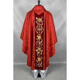 Ornat gotycki czerwony, haftowany IHS (33K) - zdjęcie 2 - Ornat gotycki czerwony, haftowany IHS (33K)