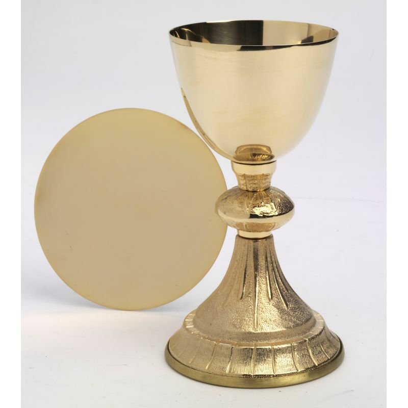 Kielich + patena, pozłacane - 18,5 cm  (806) - Kielich + patena, pozłacane - 18,5 cm  (806)