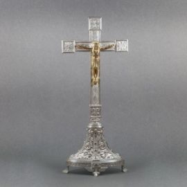 Krzyż ołtarzowy, mosiężny - srebrzony, stojący wys. 53 cm - KRZYŻE OŁTARZOWE, PROCESYJNE