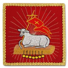 Palka haftowana czerwona - Baranek Ofiarny - kolor czerwony