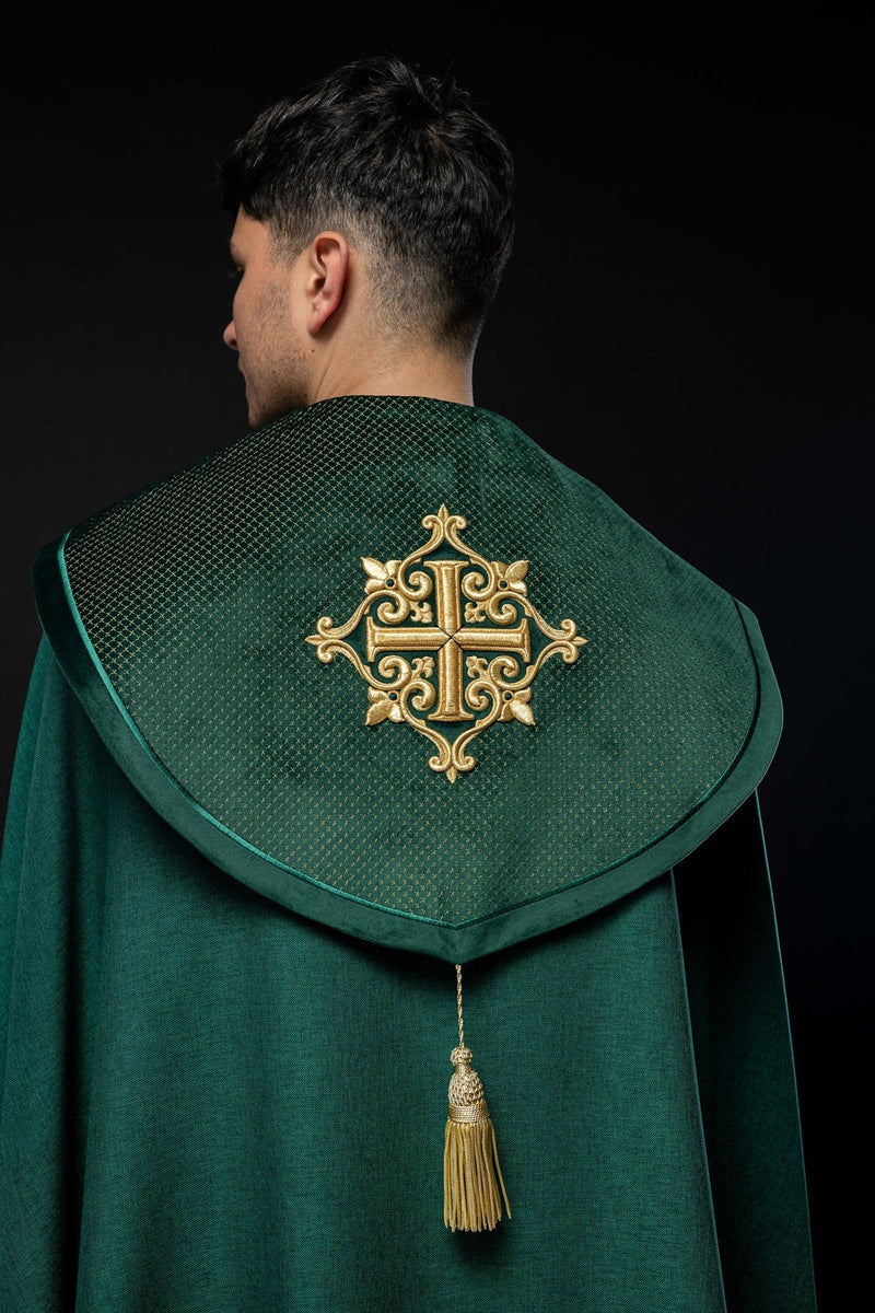 Kapa liturgiczna zielona, haftowana, aksamitny zielony pas (33H) - KAPY LITURGICZNE