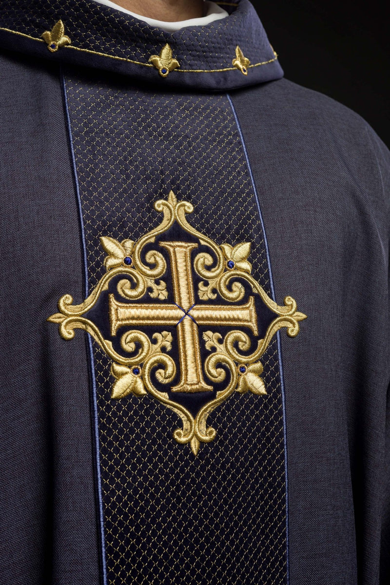 Ornat haftowany fioletowy, aksamit, symbol krzyża (H207) - zdjęcie 3