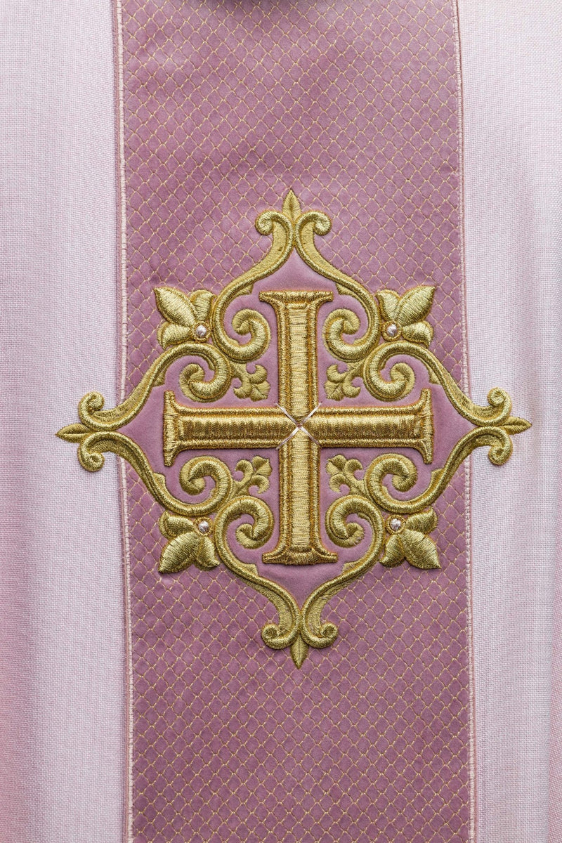 Ornat haftowany różowy, aksamit, symbol krzyża (H211) - zdjęcie 3