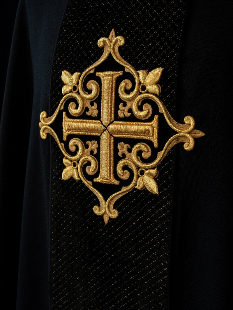 Ornat haftowany czarny, aksamit, symbol krzyża (H212) - zdjęcie 5