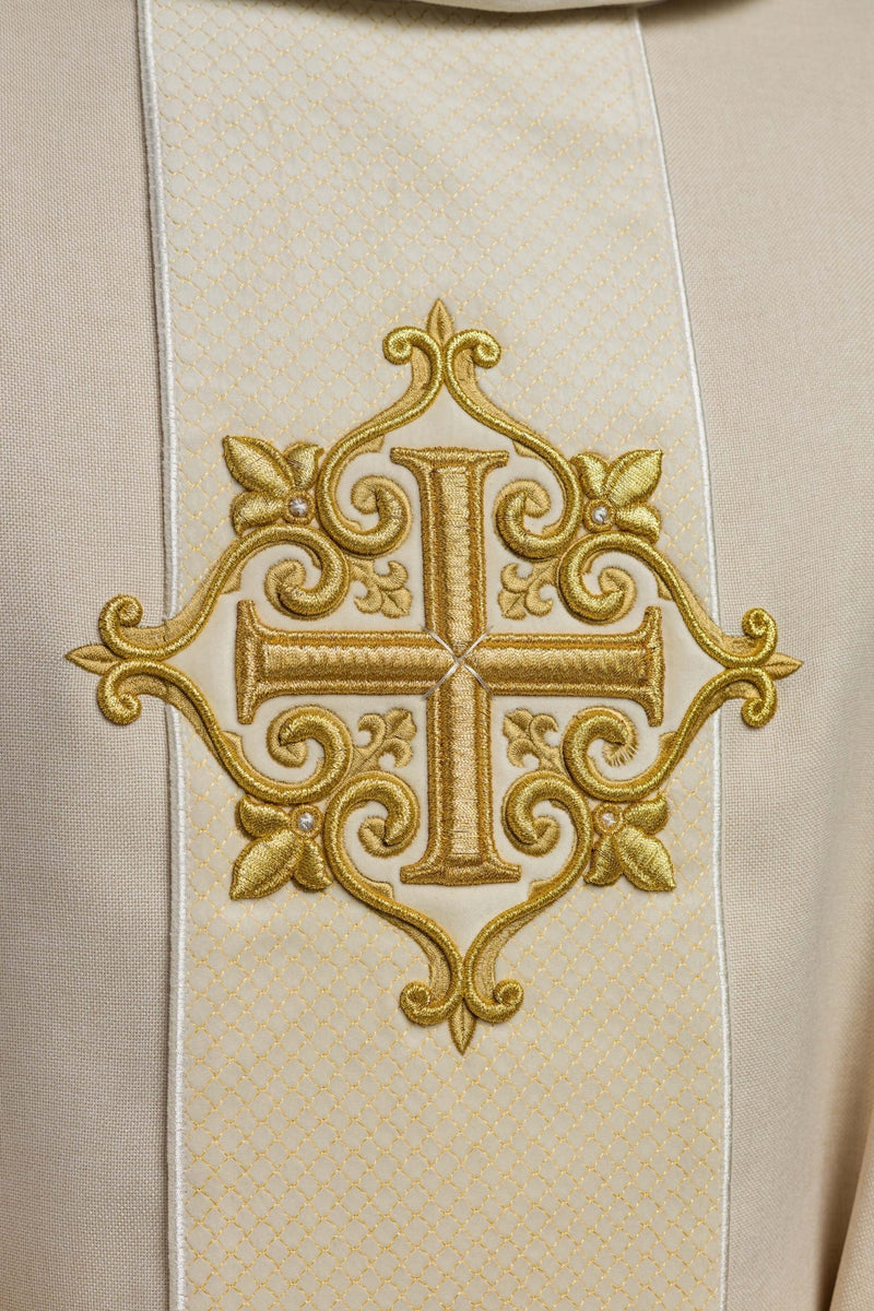 Ornat haftowany ecru, pas aksamit, symbol krzyży (H216) - zdjęcie 2