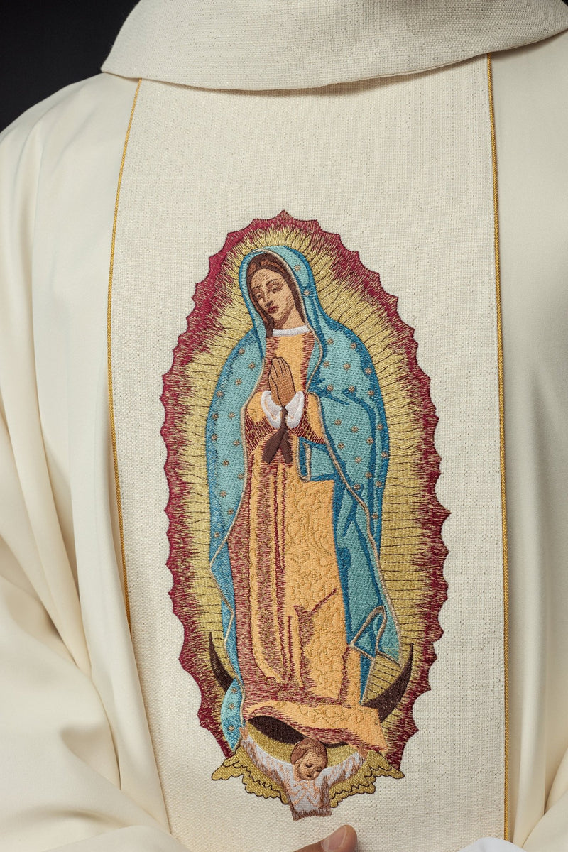 Ornat z haftowanym wizerunkiem Matki Boskiej Guadalupe (117H) - zdjęcie 3