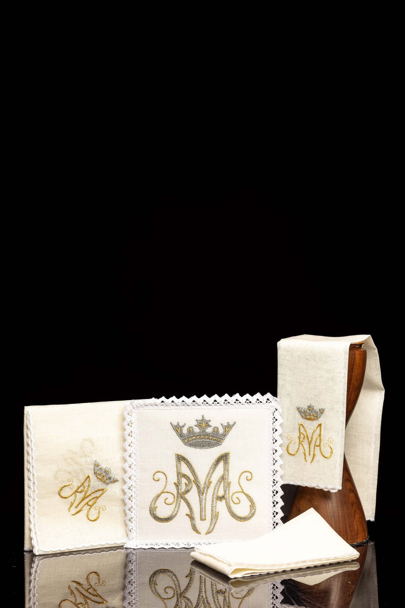 Bielizna kielichowa, lniana, haft Maryjny (127H)