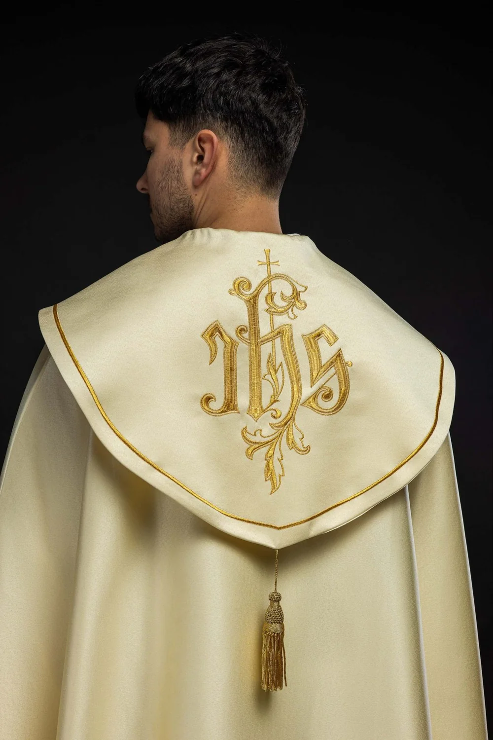 Kapa liturgiczna haftowana IHS - ecru (36) - zdjęcie 2