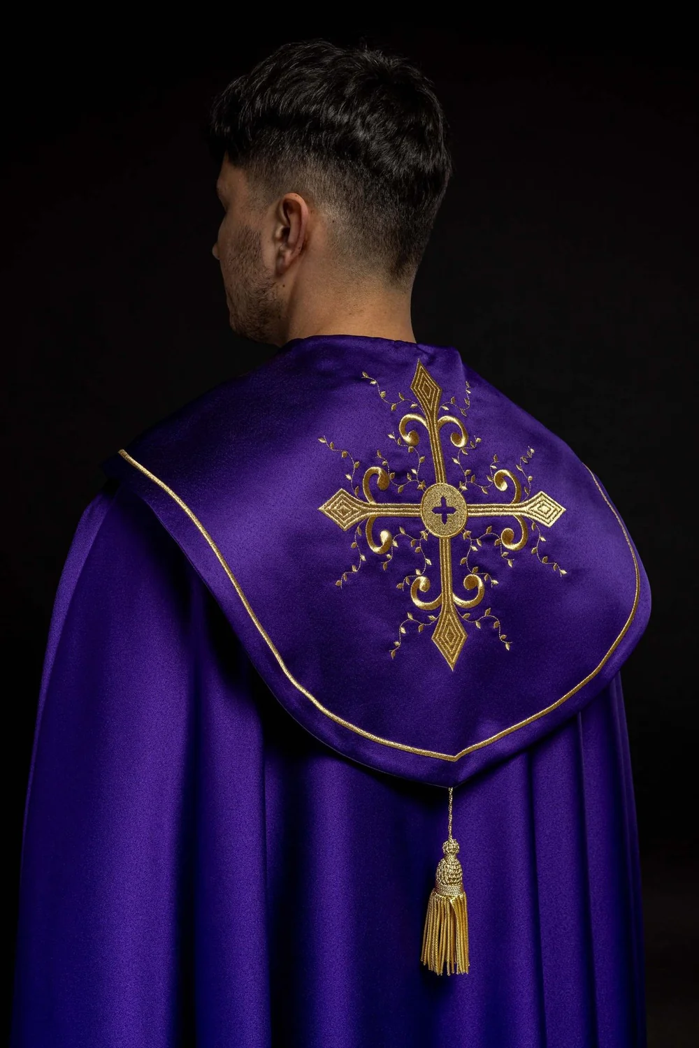Kapa liturgiczna haftowana Krzyż - fioletowa (40) - zdjęcie 2