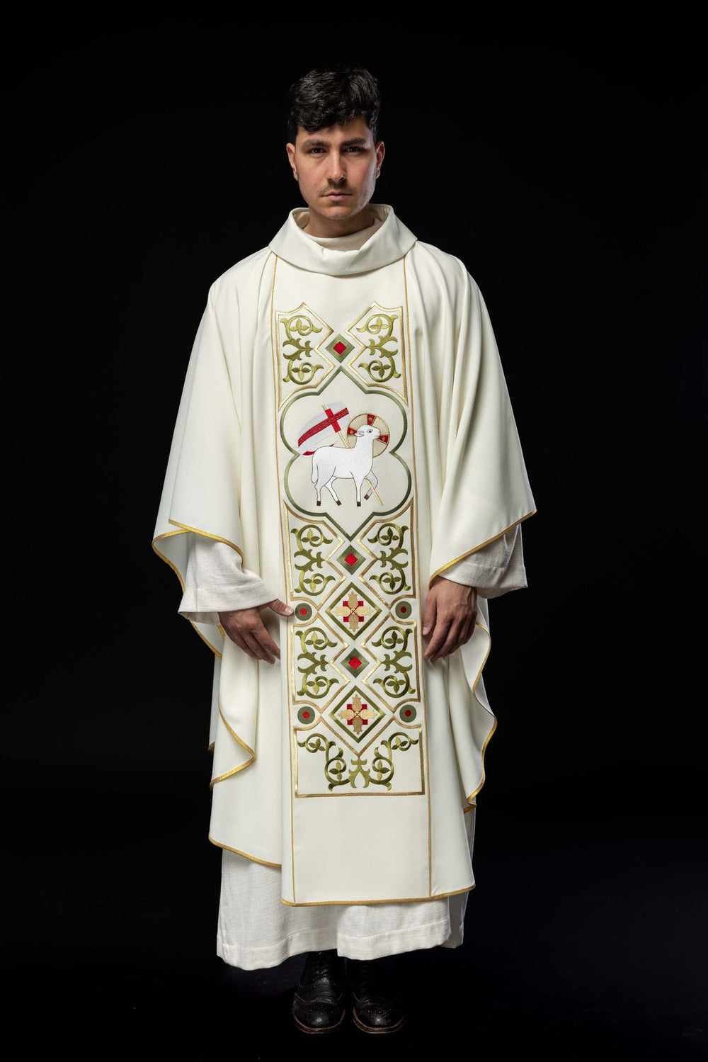 Ornat haftowany z motywem Baranka - Agnus Dei - zdjęcie 2