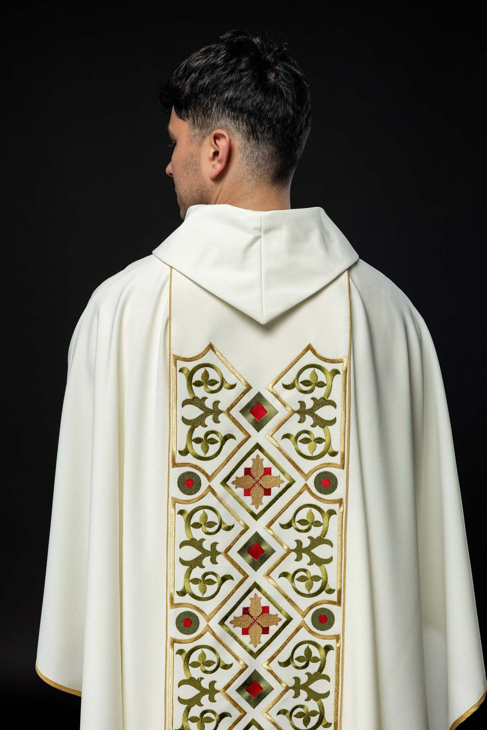 Ornat haftowany z motywem Baranka - Agnus Dei - zdjęcie 3
