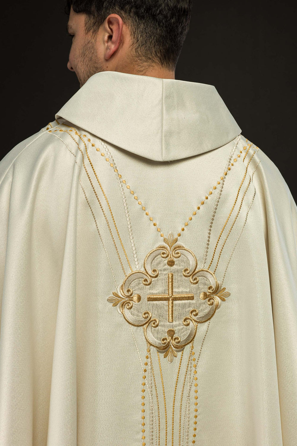 Ornat inspirowany różańcem - błyszcząca ecru tkanina (H66) - zdjęcie 5