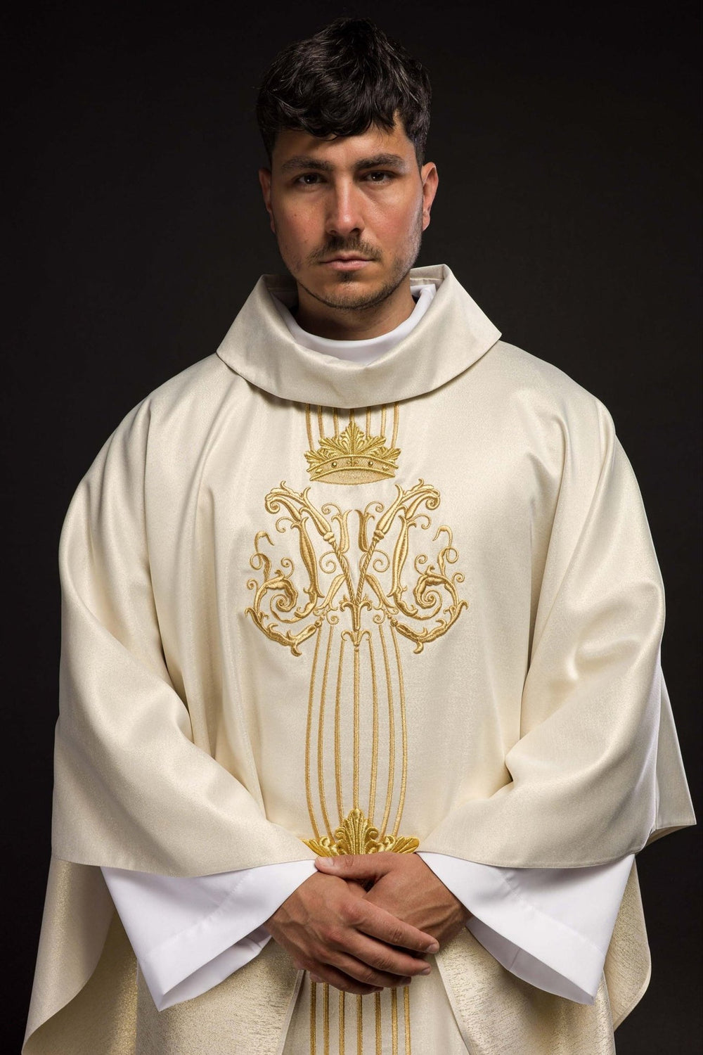 Ornat Maryjny błyszczący z kamieniami - ecru (H71) - Ornaty białe/ ecru