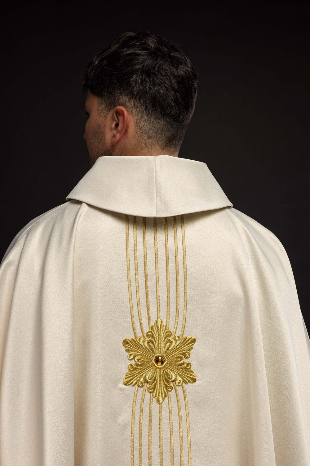 Ornat Maryjny błyszczący z kamieniami - ecru (H71) - zdjęcie 5
