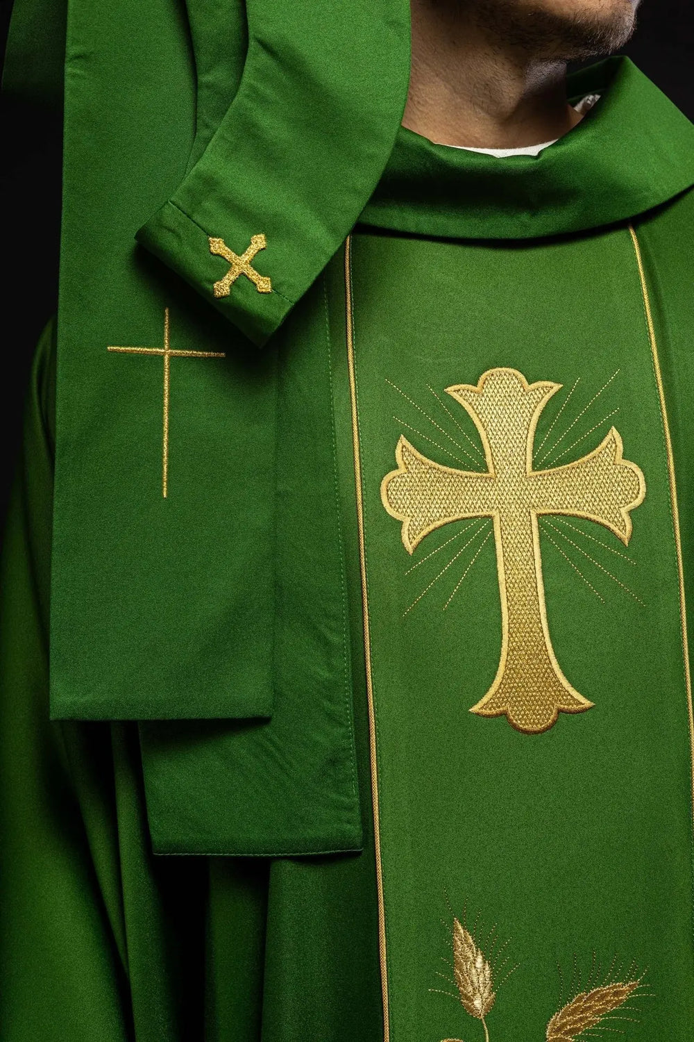 Ornat haftowany krzyż i kłosy - zielony (H183) - zdjęcie 3